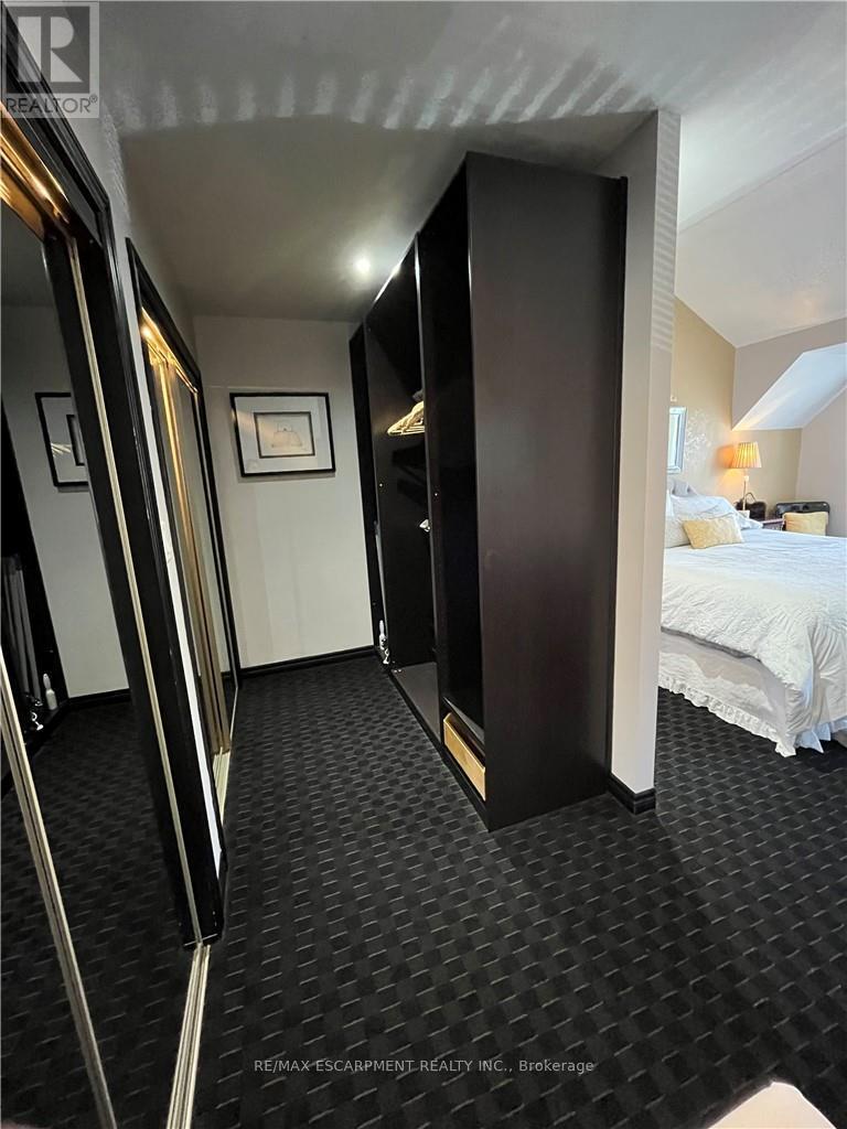 56 King Street W, Hamilton, ON