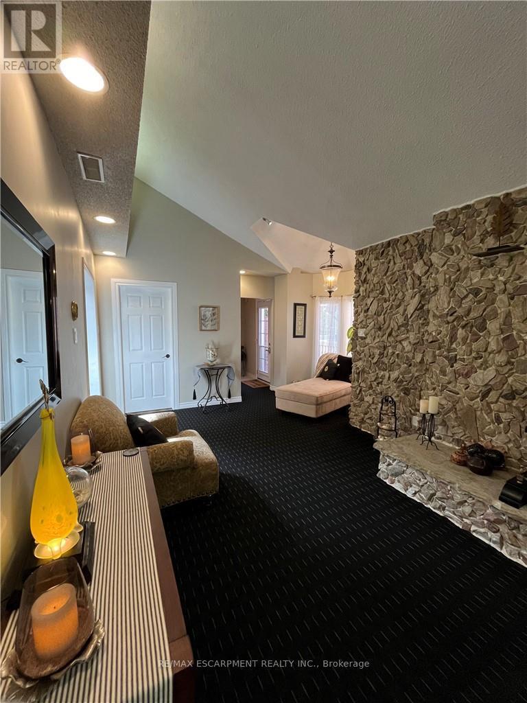 56 King Street W, Hamilton, ON