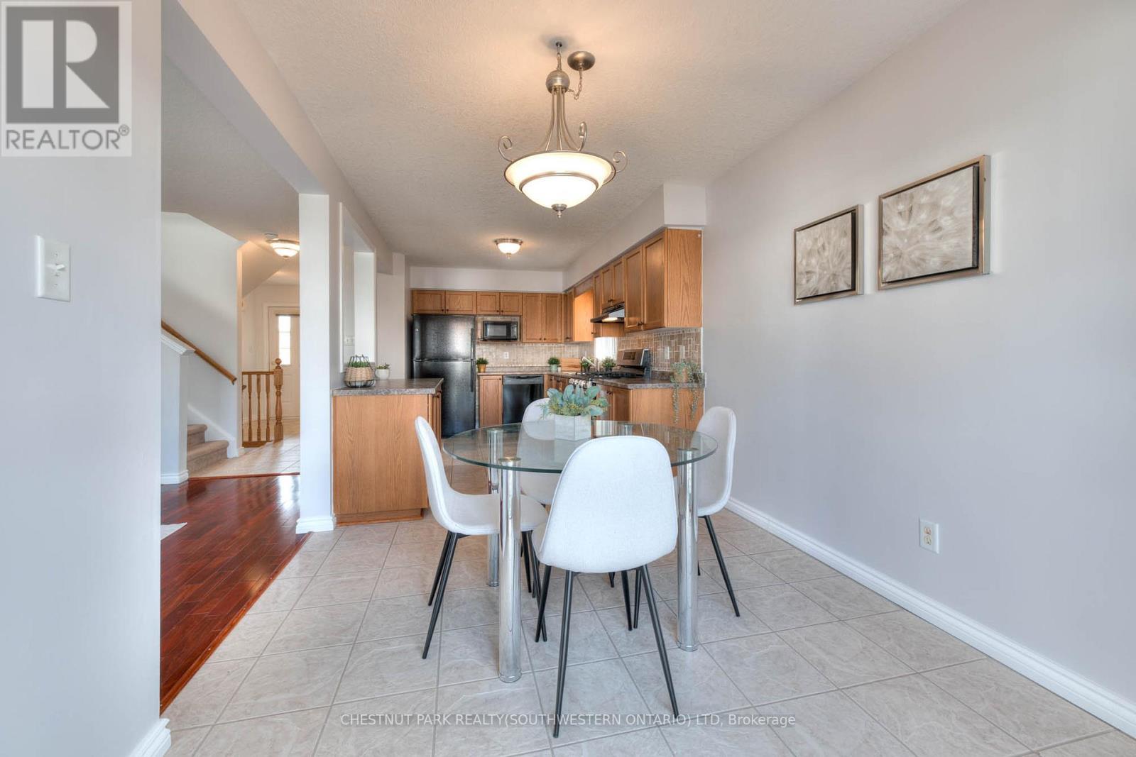 38 Heatherwood Place, Kitchener, ON - Indoor Photo Showing Dining Room