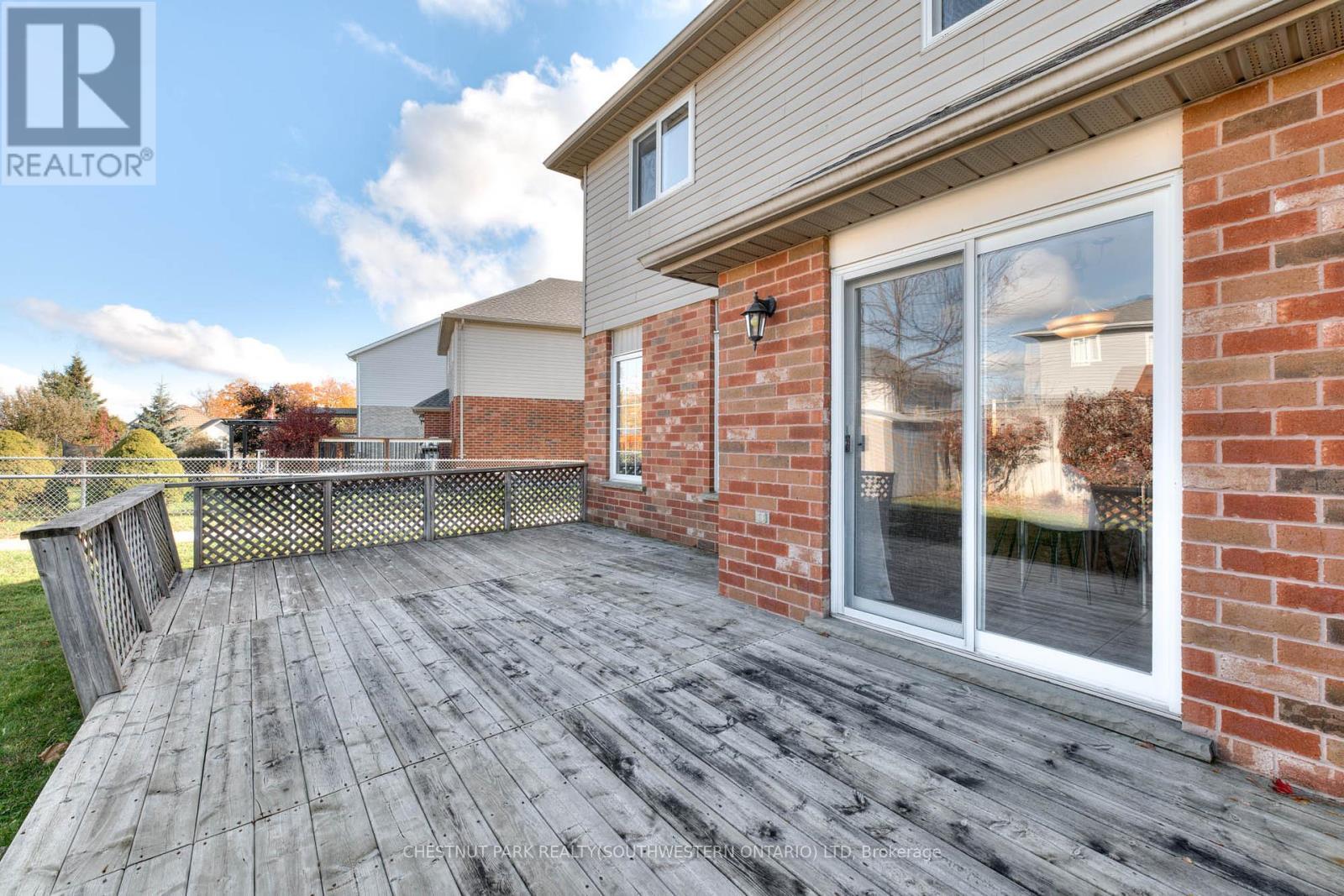 38 Heatherwood Place, Kitchener, ON - Outdoor With Deck Patio Veranda With Exterior