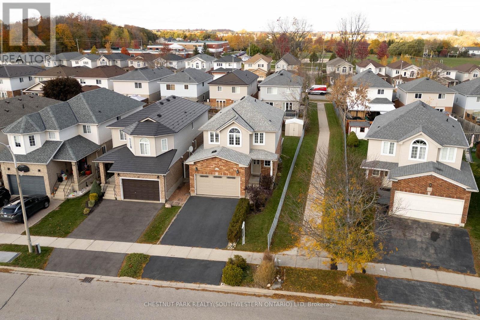 38 Heatherwood Place, Kitchener, ON - Outdoor With Facade
