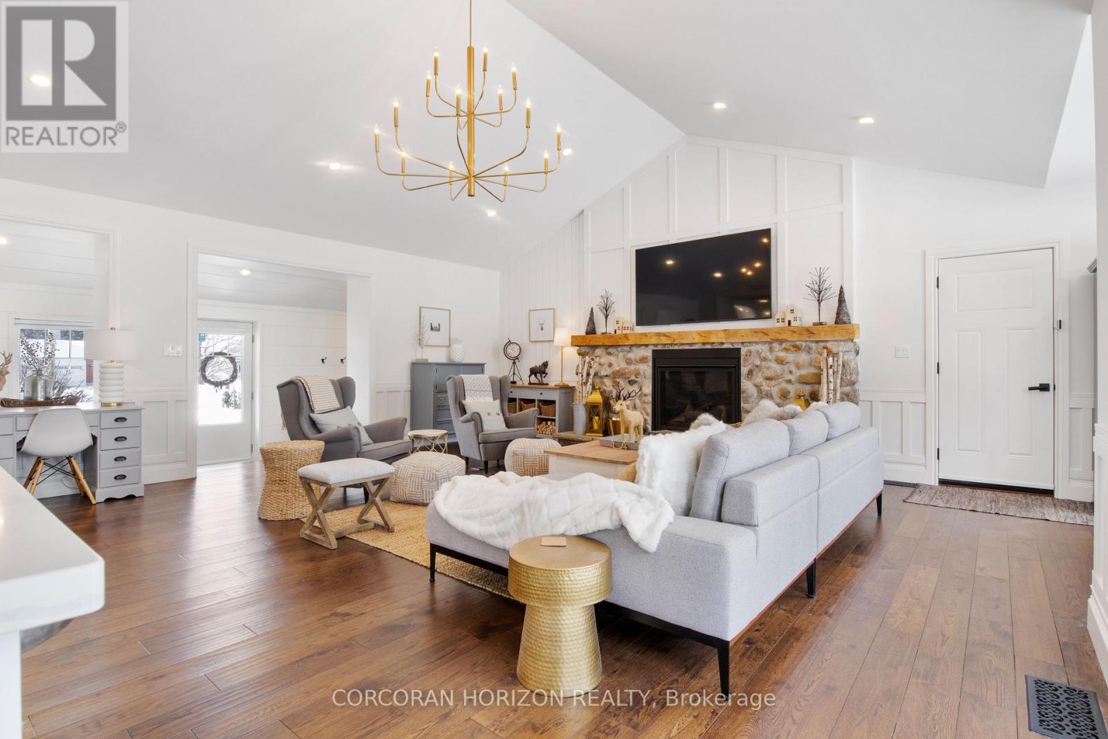320 Whitmore Drive, Waterloo, ON - Indoor Photo Showing Living Room With Fireplace