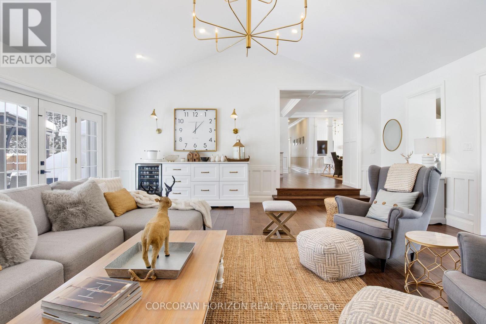 320 Whitmore Drive, Waterloo, ON - Indoor Photo Showing Living Room