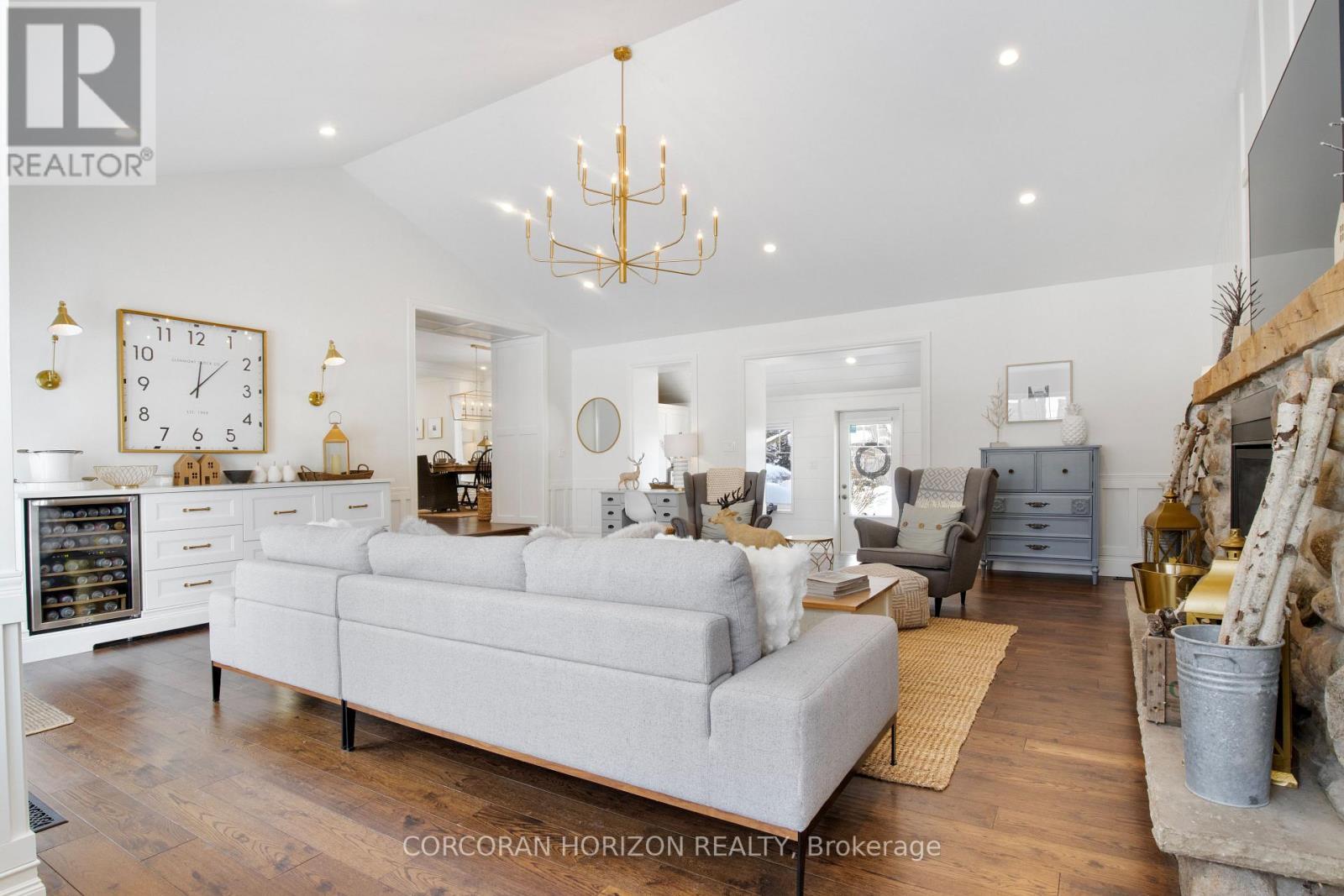 320 Whitmore Drive, Waterloo, ON - Indoor Photo Showing Living Room