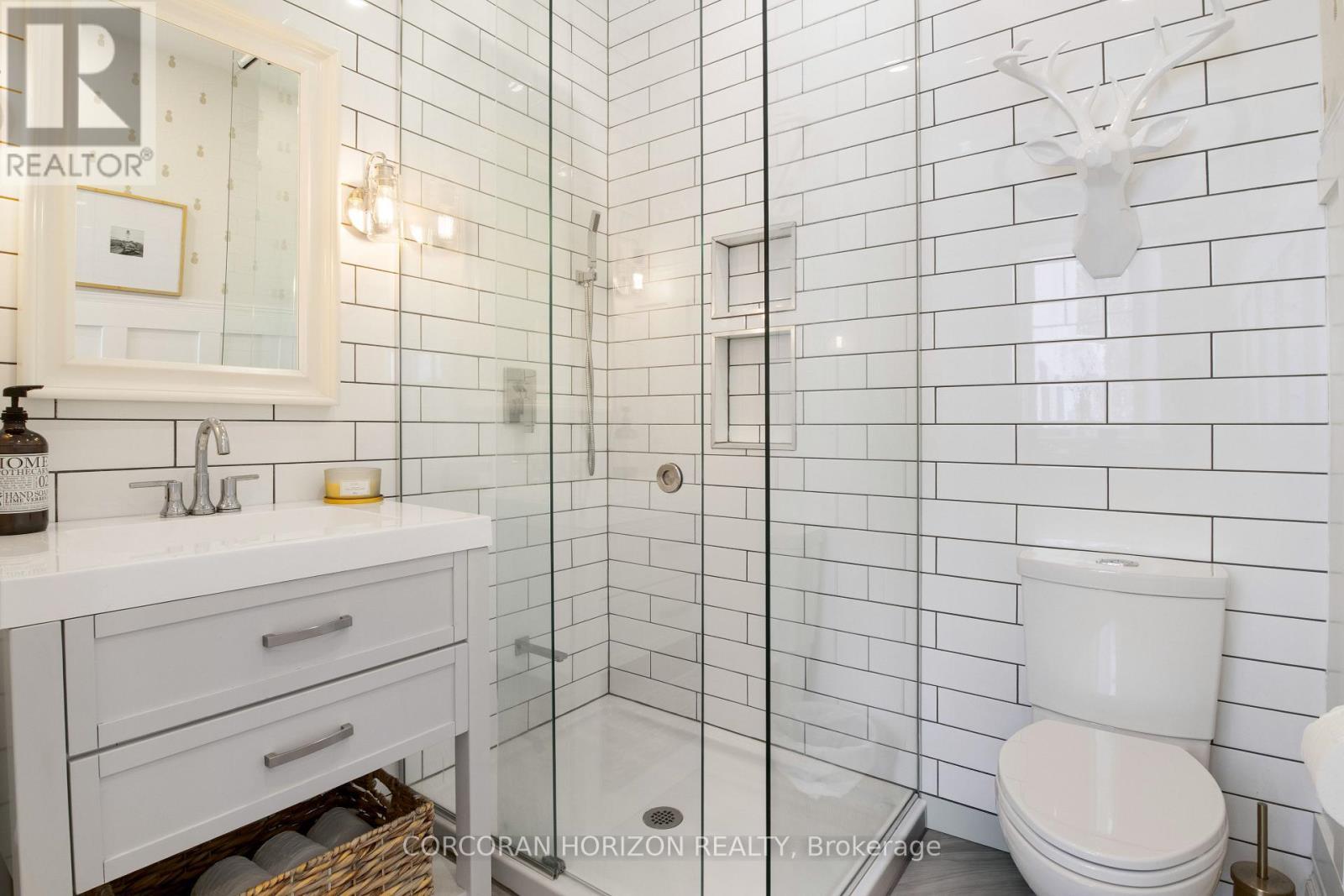 320 Whitmore Drive, Waterloo, ON - Indoor Photo Showing Bathroom
