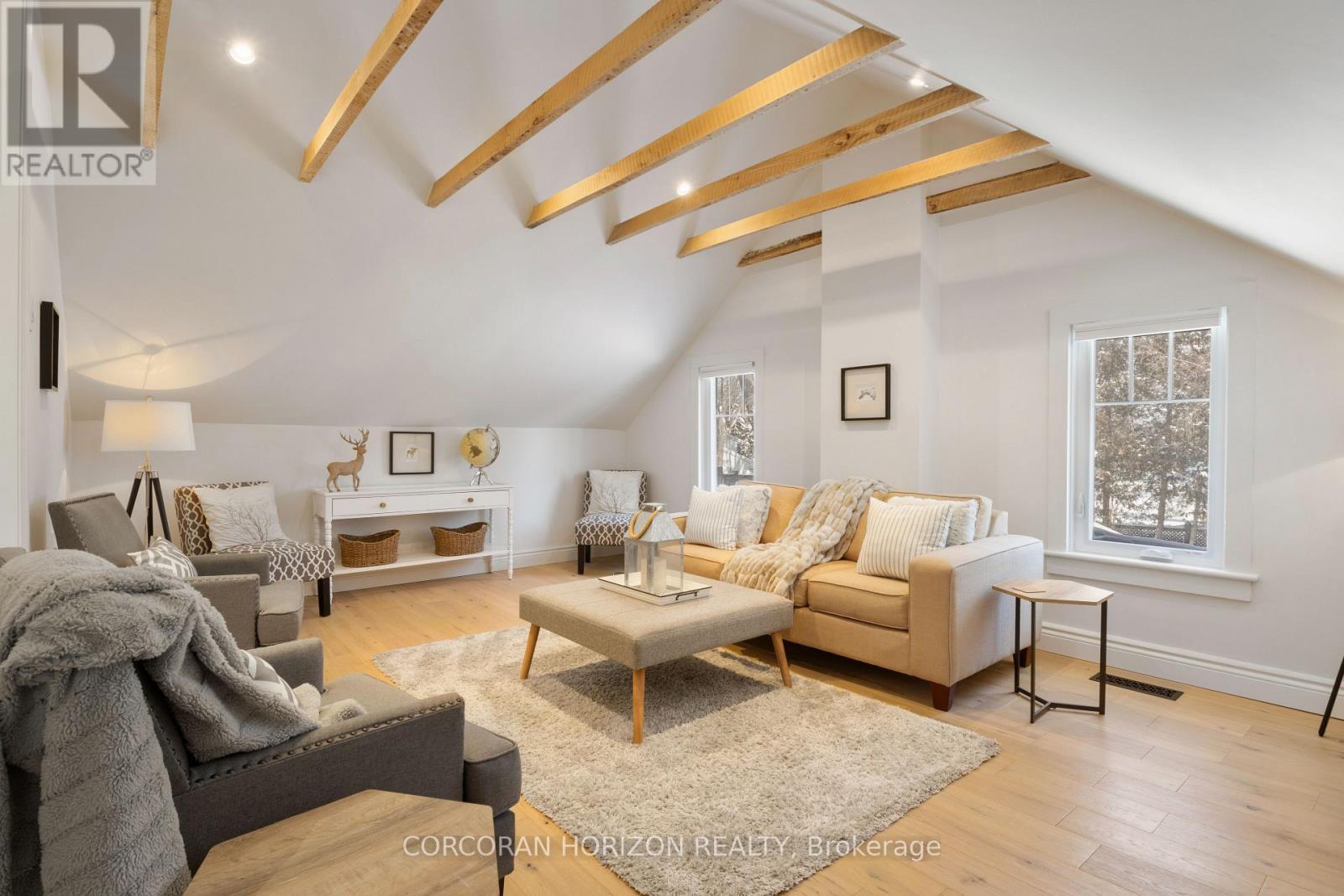 320 Whitmore Drive, Waterloo, ON - Indoor Photo Showing Living Room