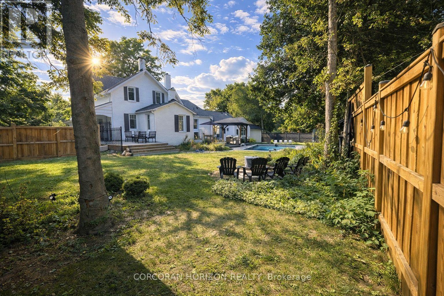 320 Whitmore Drive, Waterloo, ON - Outdoor
