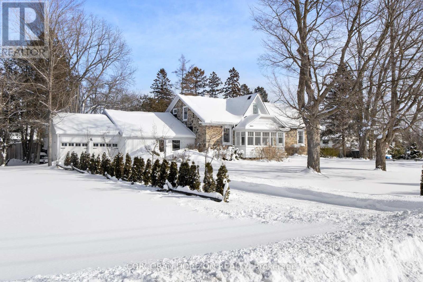 320 Whitmore Drive, Waterloo, ON - Outdoor