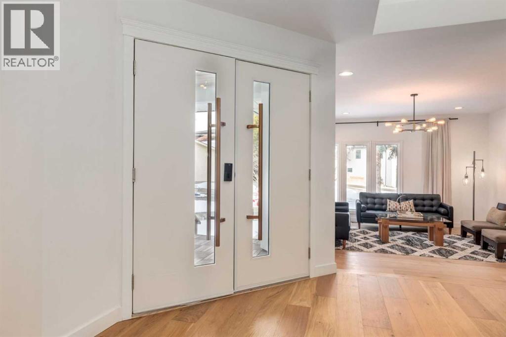 113 Straddock Terrace Sw, Calgary, AB - Indoor Photo Showing Other Room