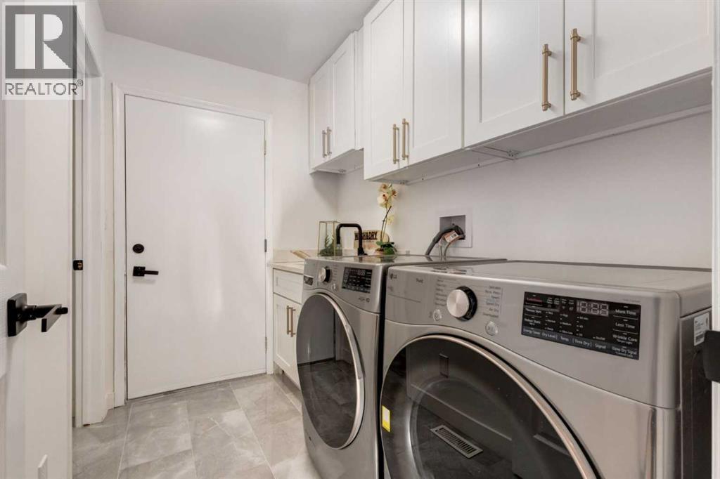 113 Straddock Terrace Sw, Calgary, AB - Indoor Photo Showing Laundry Room