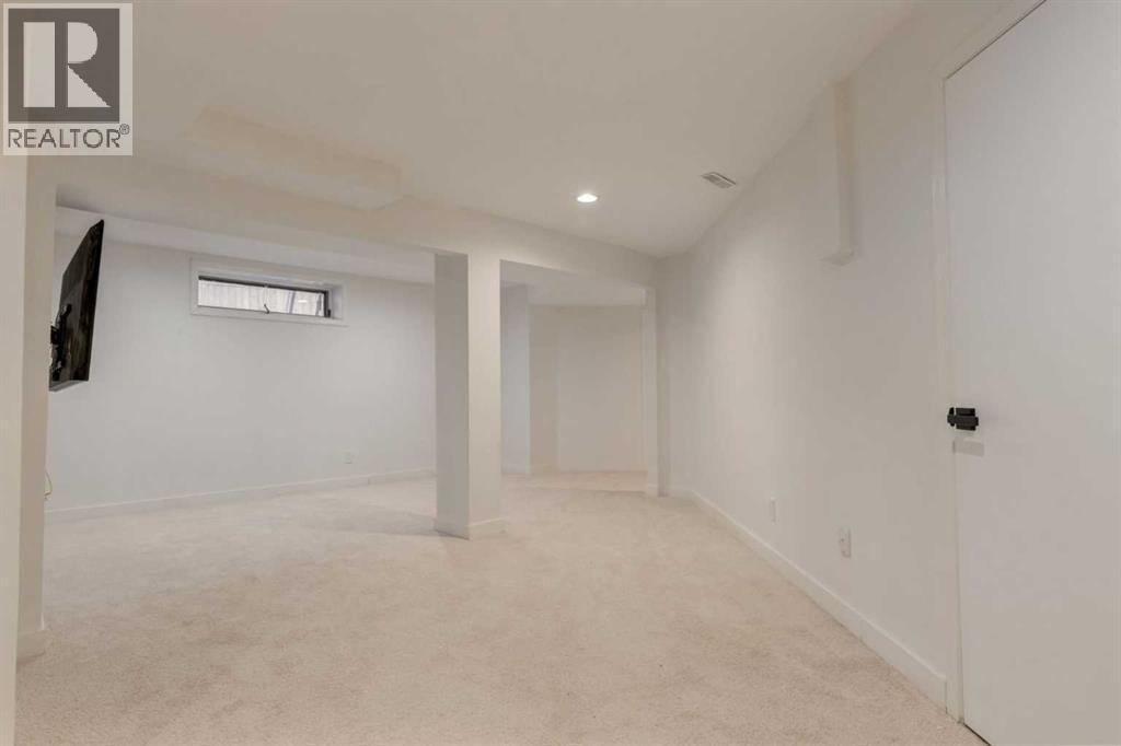 113 Straddock Terrace Sw, Calgary, AB - Indoor