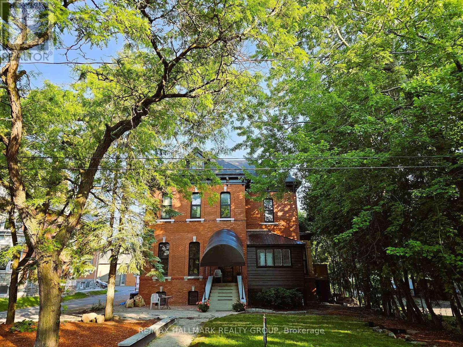 460 Wilbrod Street, Ottawa, ON - Outdoor