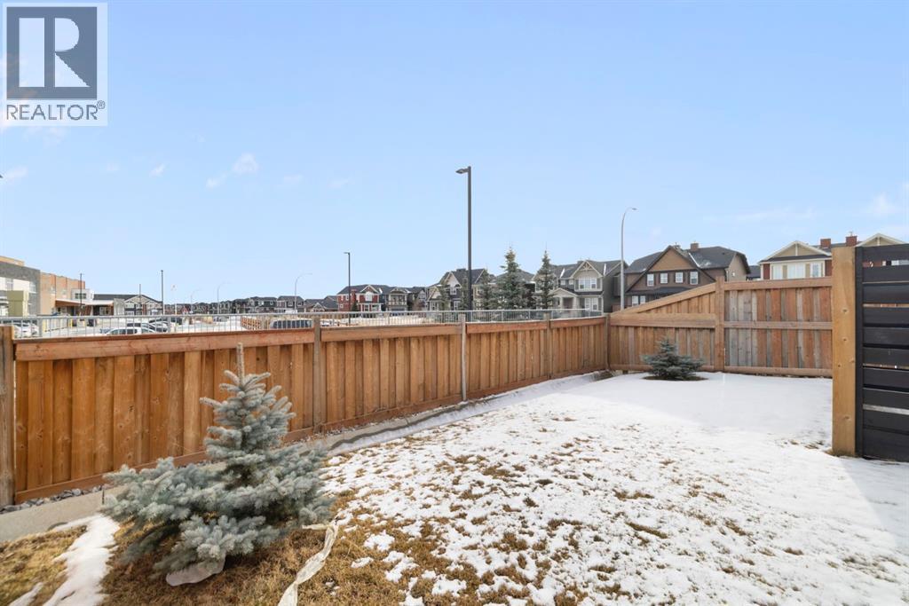 8 Emberside Glen, Cochrane, AB - Outdoor