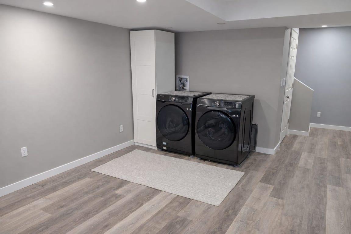 231 6Th Avenue, Creston, BC - Indoor Photo Showing Laundry Room