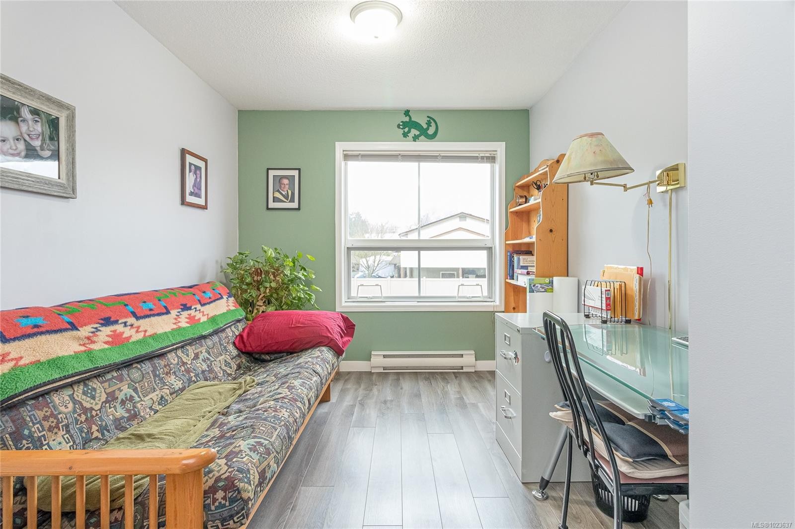305B-3000 Oak St, Chemainus, BC - Indoor Photo Showing Bedroom