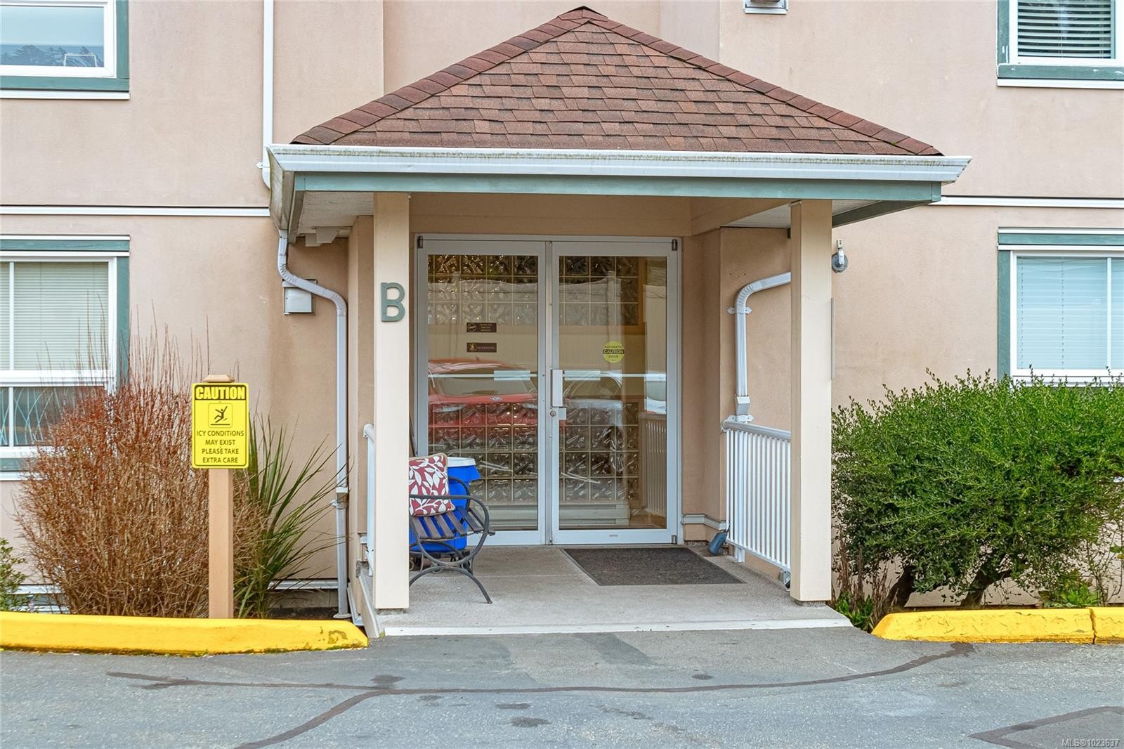 305B-3000 Oak St, Chemainus, BC - Outdoor
