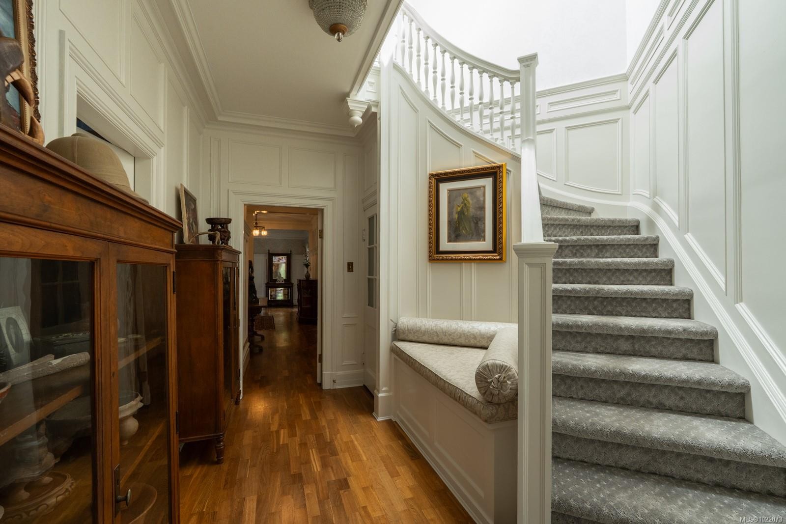 305 Denison Rd, Oak Bay, BC