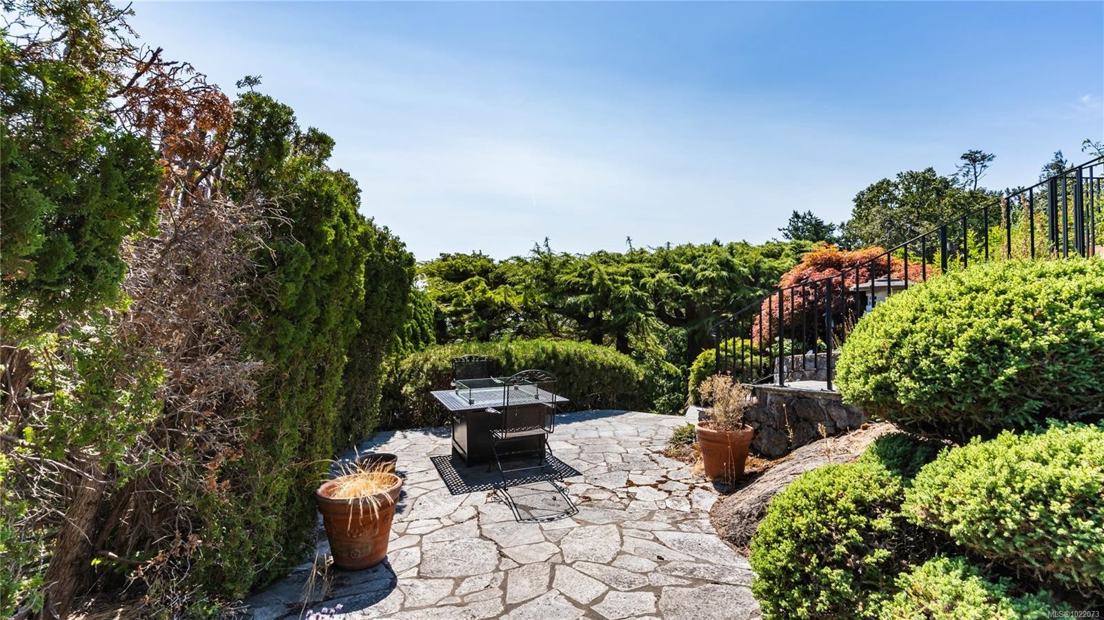 305 Denison Rd, Oak Bay, BC