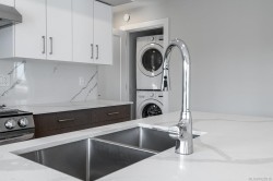 317-171 Jensen Ave WEST Parksville, BC V9P 1K3