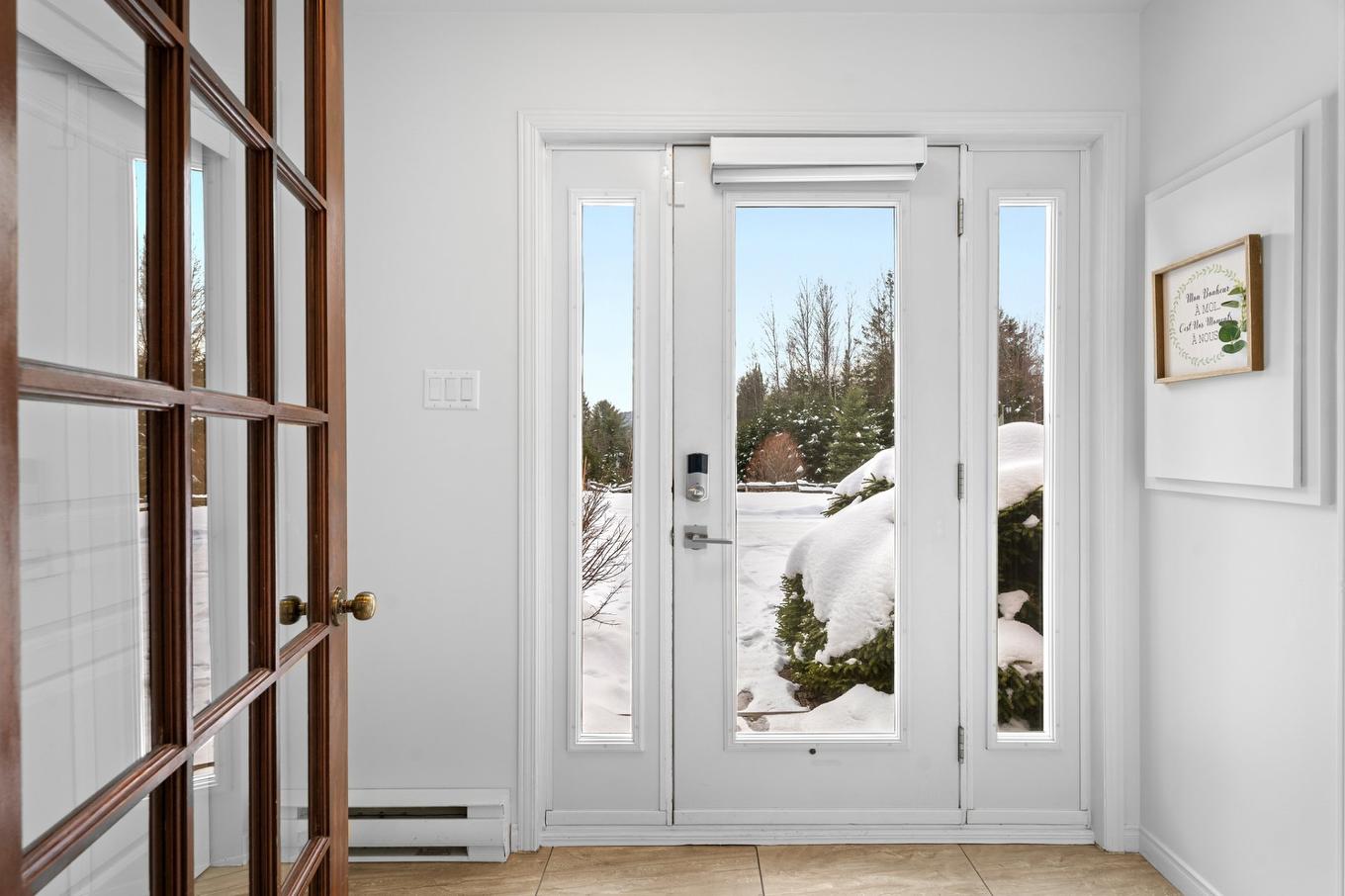 Hall d'entrée/Vestibule - 1752 Ch. Du Golf, Mont-Tremblant, QC - Indoor Photo Showing Other Room