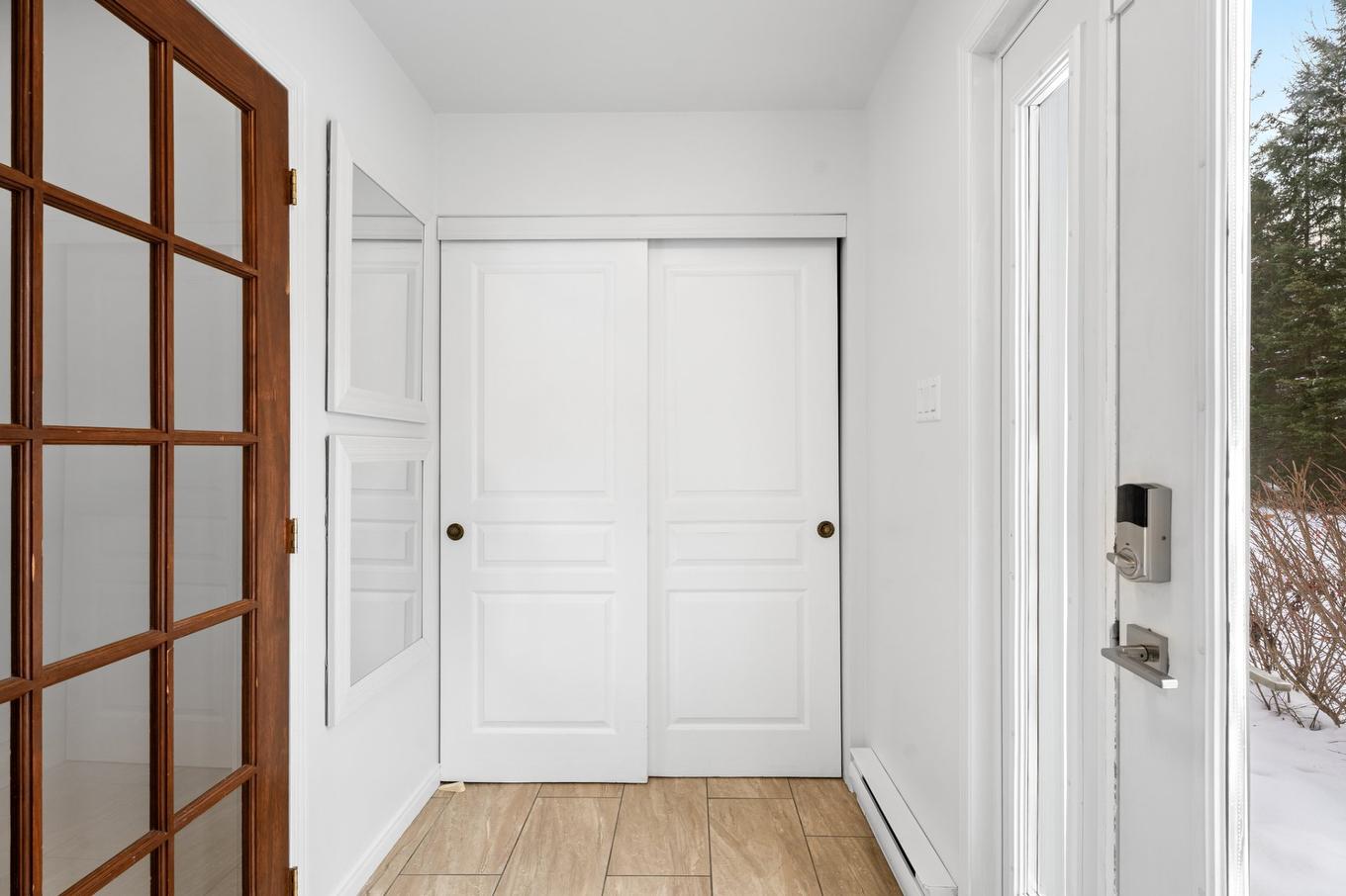 Hall d'entrée/Vestibule - 1752 Ch. Du Golf, Mont-Tremblant, QC - Indoor Photo Showing Other Room