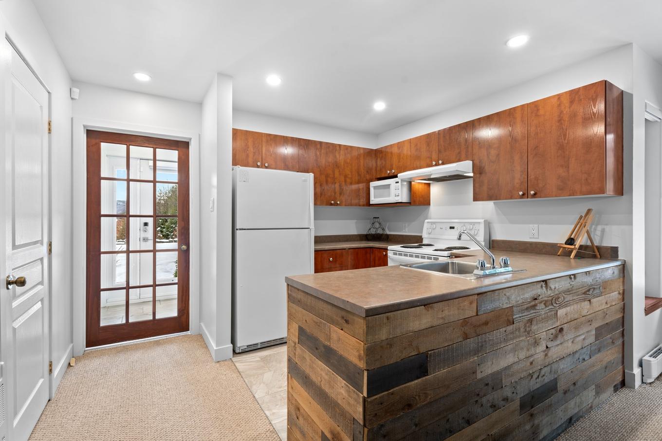Cuisine - 1752 Ch. Du Golf, Mont-Tremblant, QC - Indoor Photo Showing Kitchen