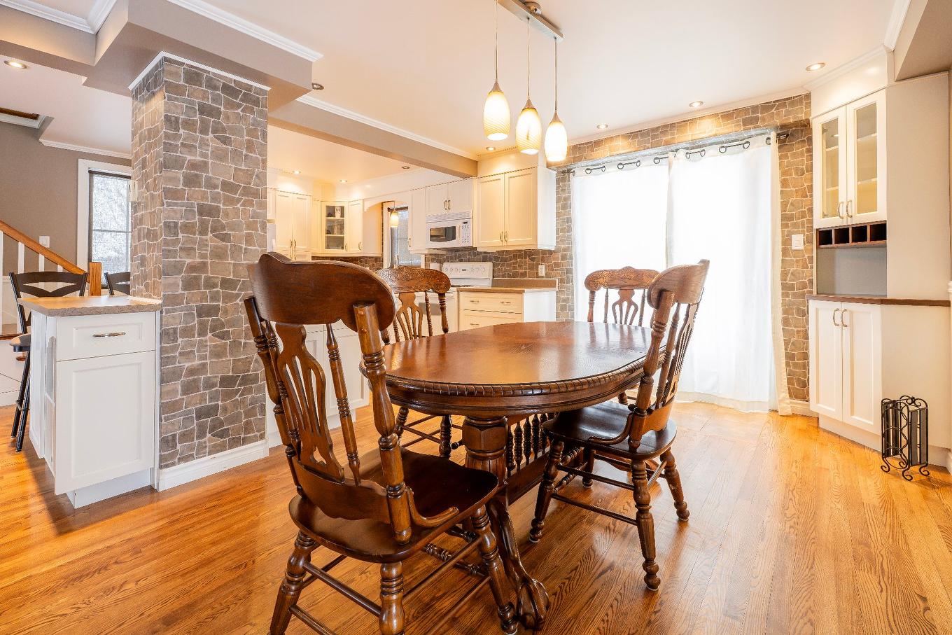 Salle à manger - 973 Ch. Des Caps, Les Îles-De-La-Madeleine, QC - Indoor Photo Showing Dining Room