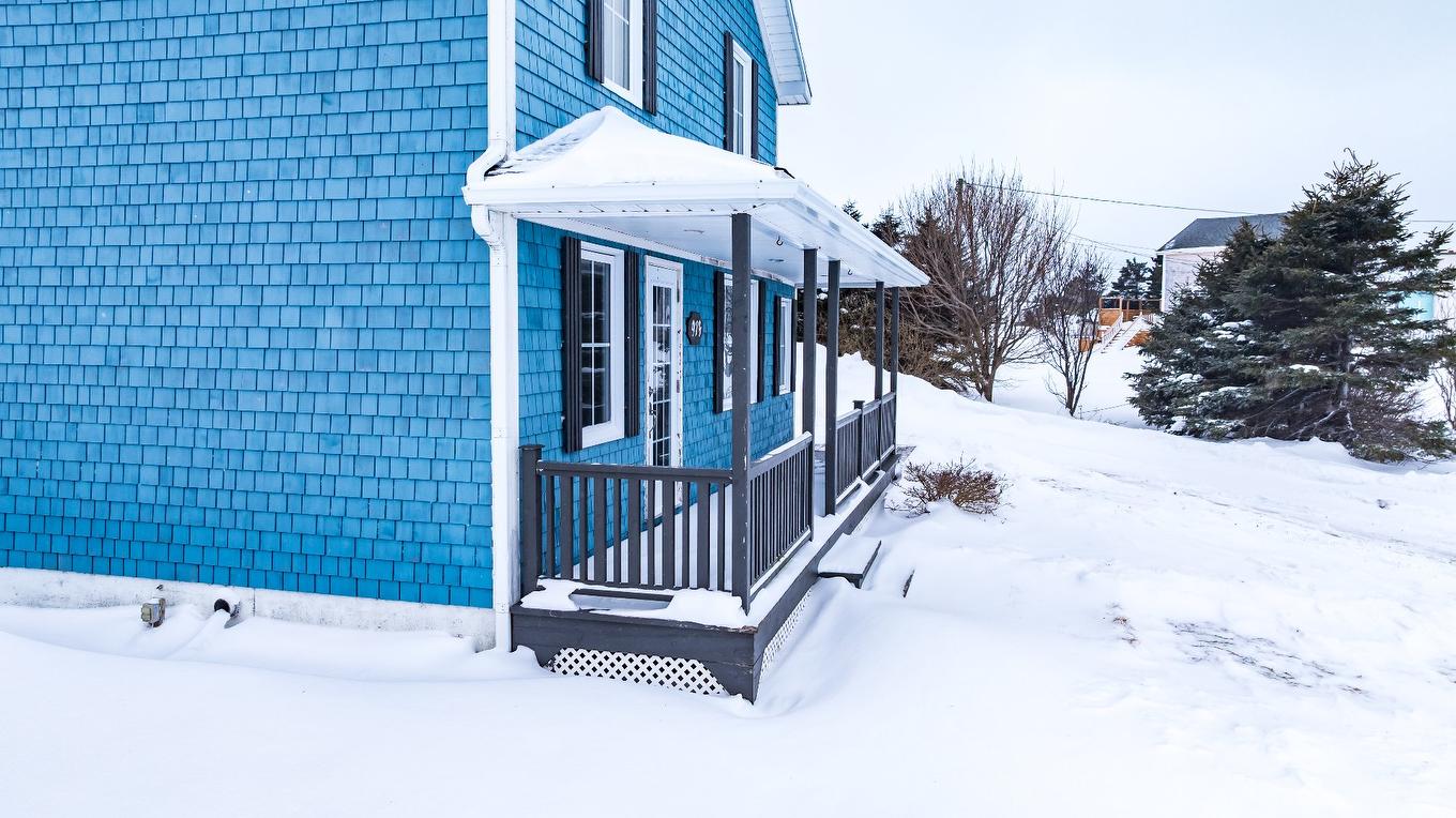 Façade - 973 Ch. Des Caps, Les Îles-De-La-Madeleine, QC - Outdoor