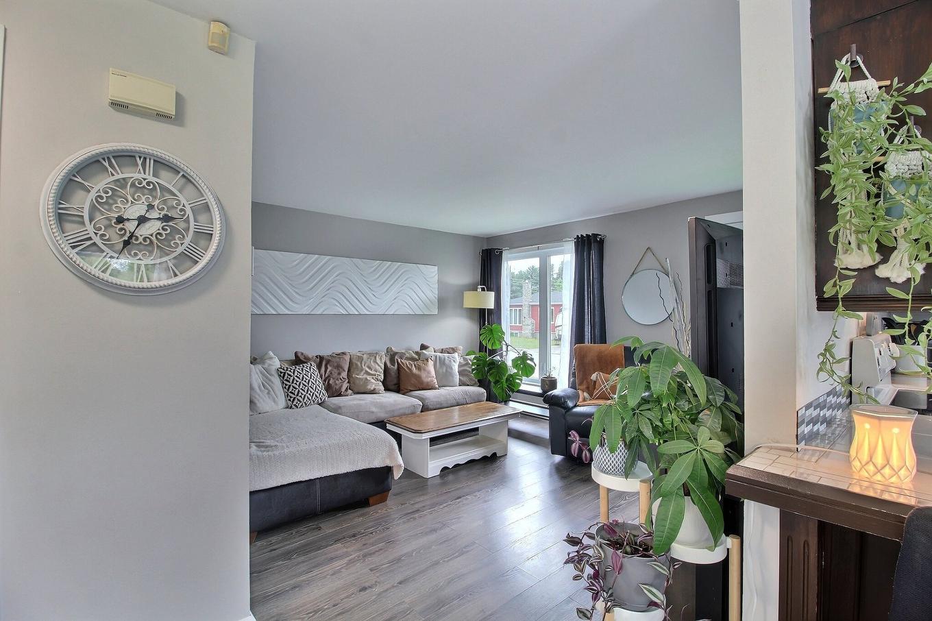 Salon - 30 Rue Thibault, Val-D'Or, QC - Indoor Photo Showing Living Room