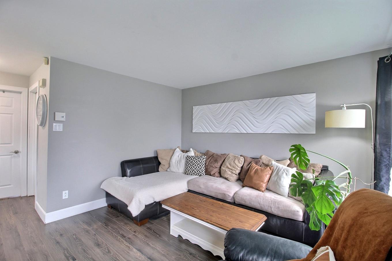 Salon - 30 Rue Thibault, Val-D'Or, QC - Indoor Photo Showing Living Room