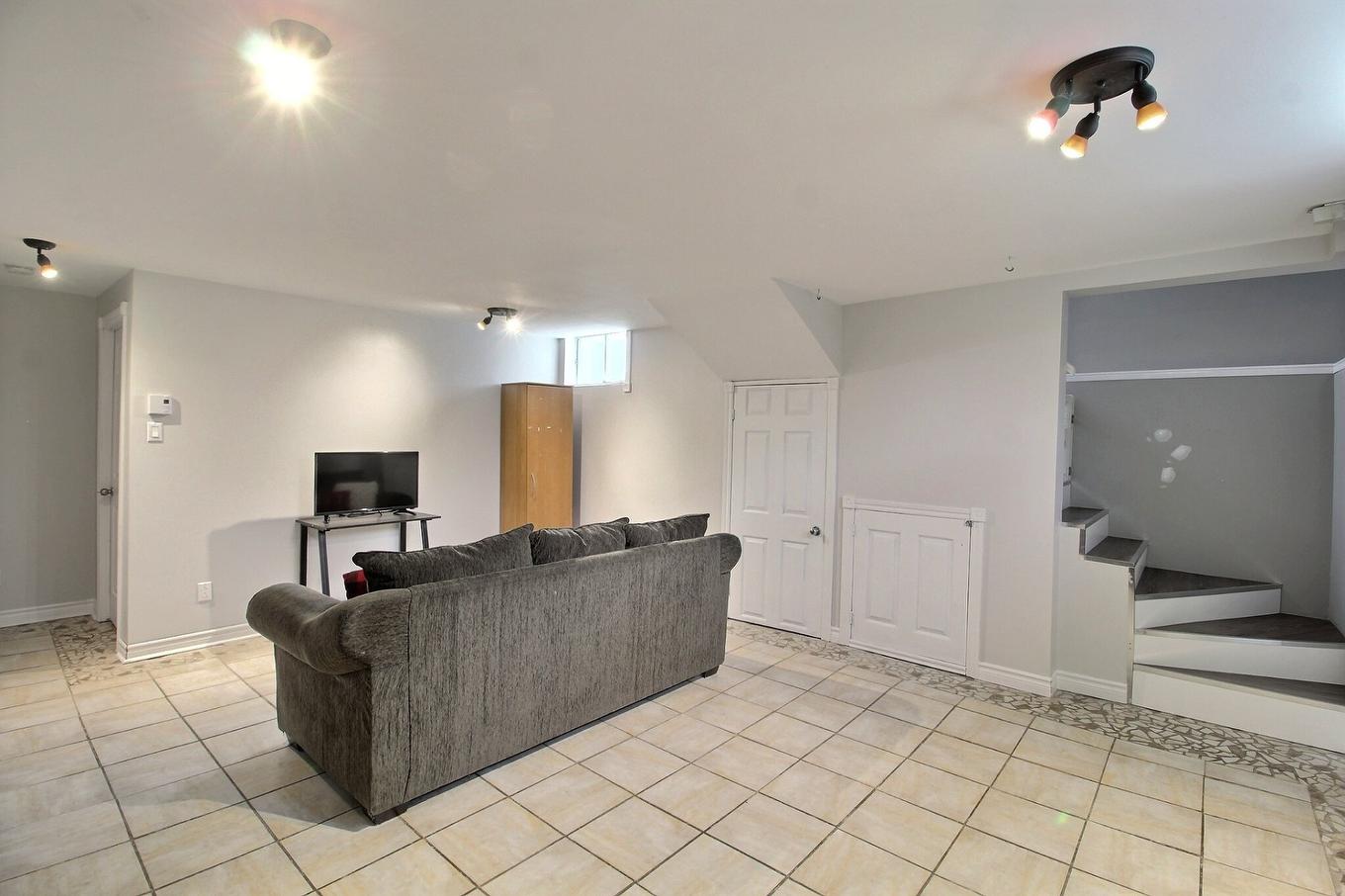 Salle familiale - 30 Rue Thibault, Val-D'Or, QC - Indoor