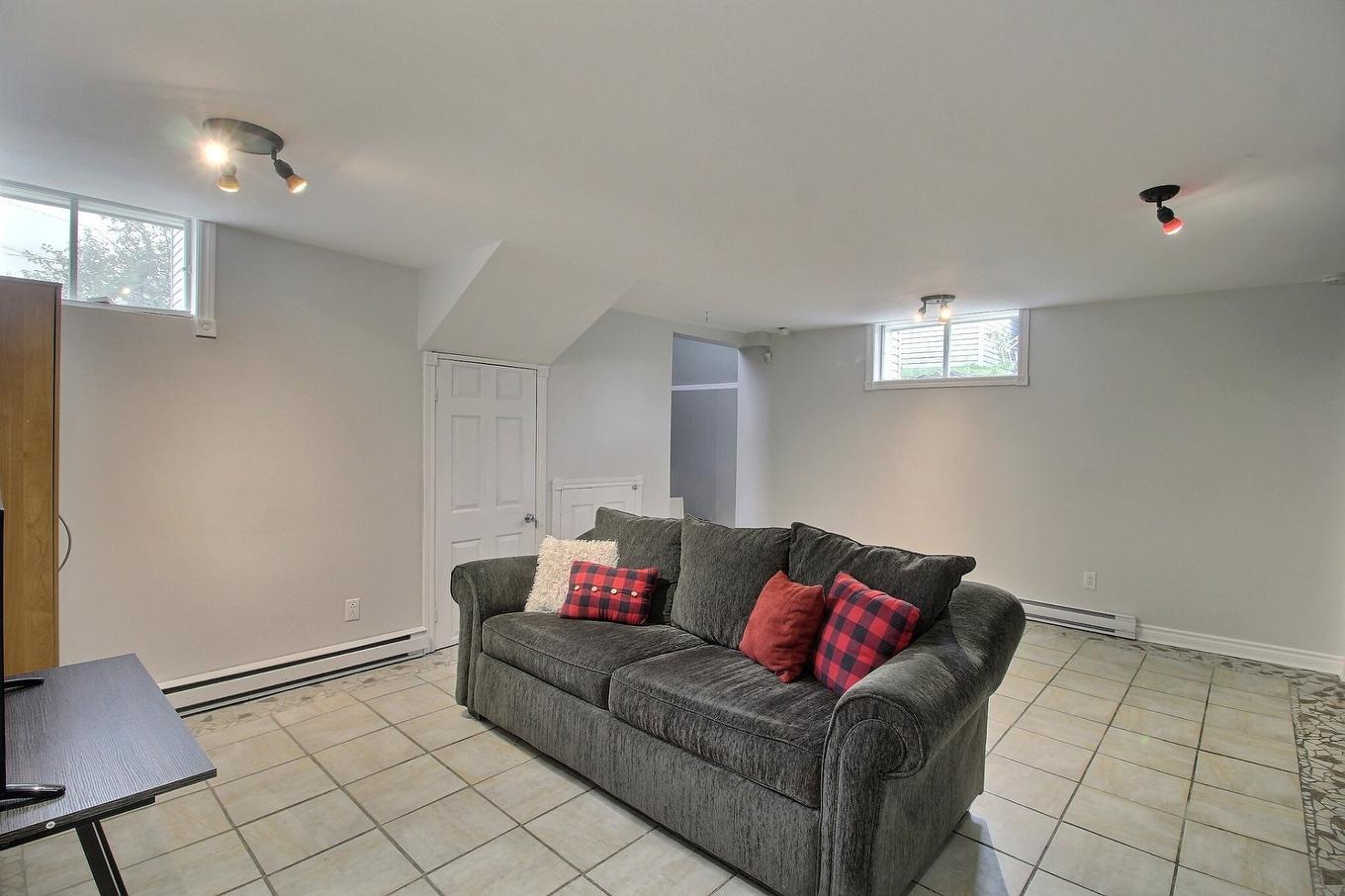 Salle familiale - 30 Rue Thibault, Val-D'Or, QC - Indoor