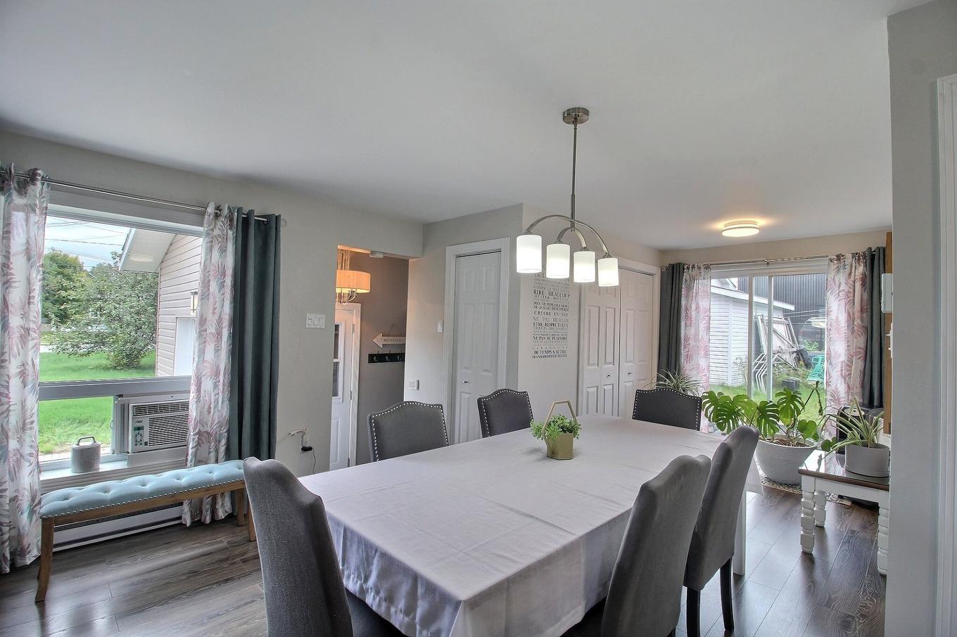 Salle à manger - 30 Rue Thibault, Val-D'Or, QC - Indoor Photo Showing Dining Room