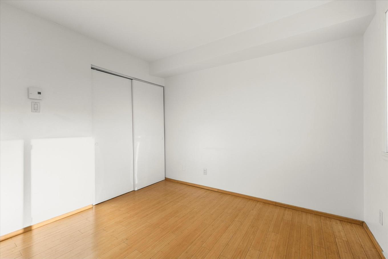 Primary bedroom - 301-645 Place Chomedey, Laval (Chomedey), QC - Indoor Photo Showing Other Room