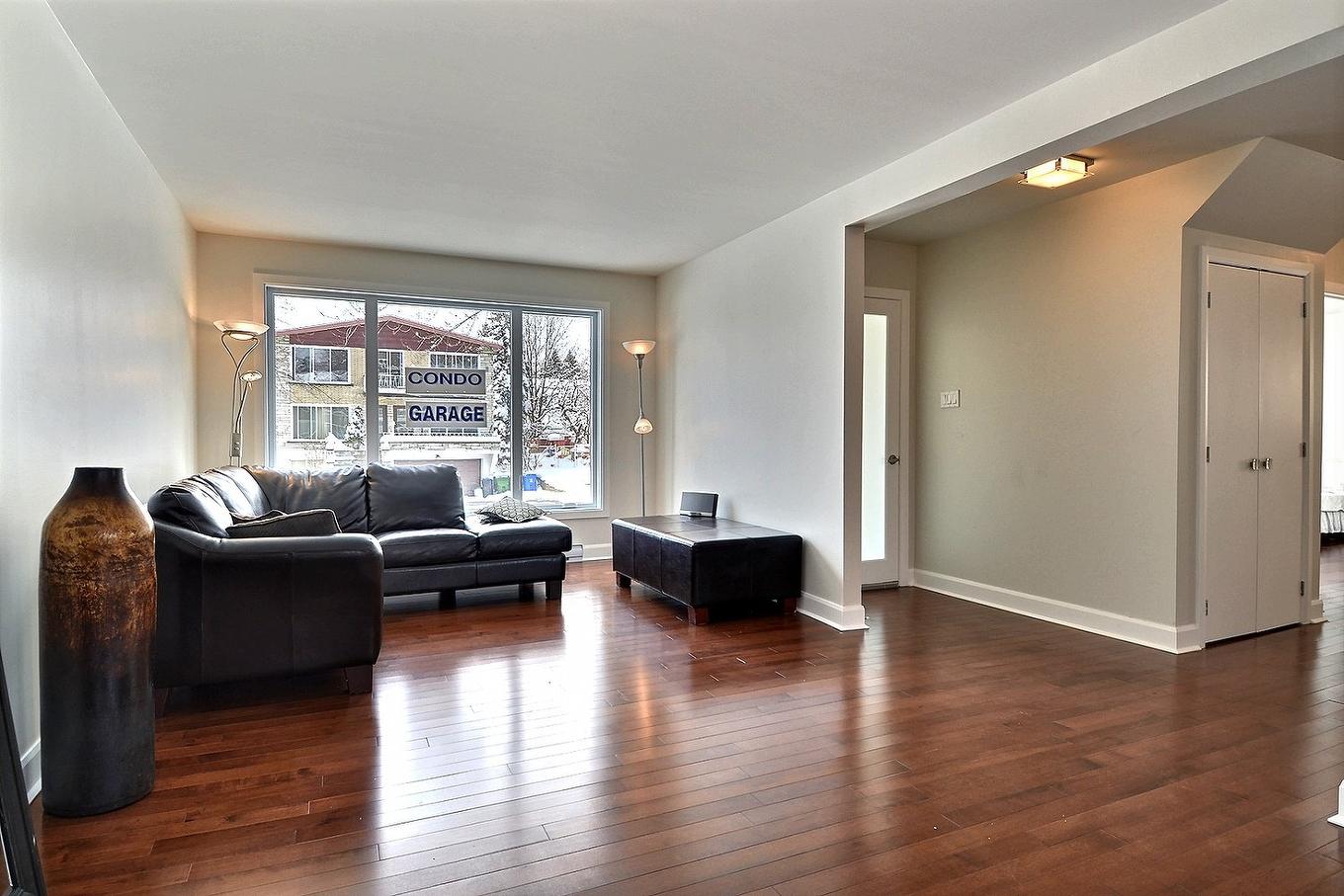 Living room - 564 Rue Le Royer, Saint-Lambert, QC - Indoor Photo Showing Living Room