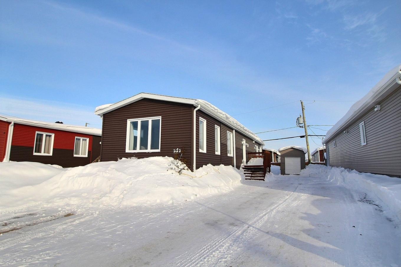 Frontage - 222 Rue Lauzanne, Val-D'Or, QC - Outdoor