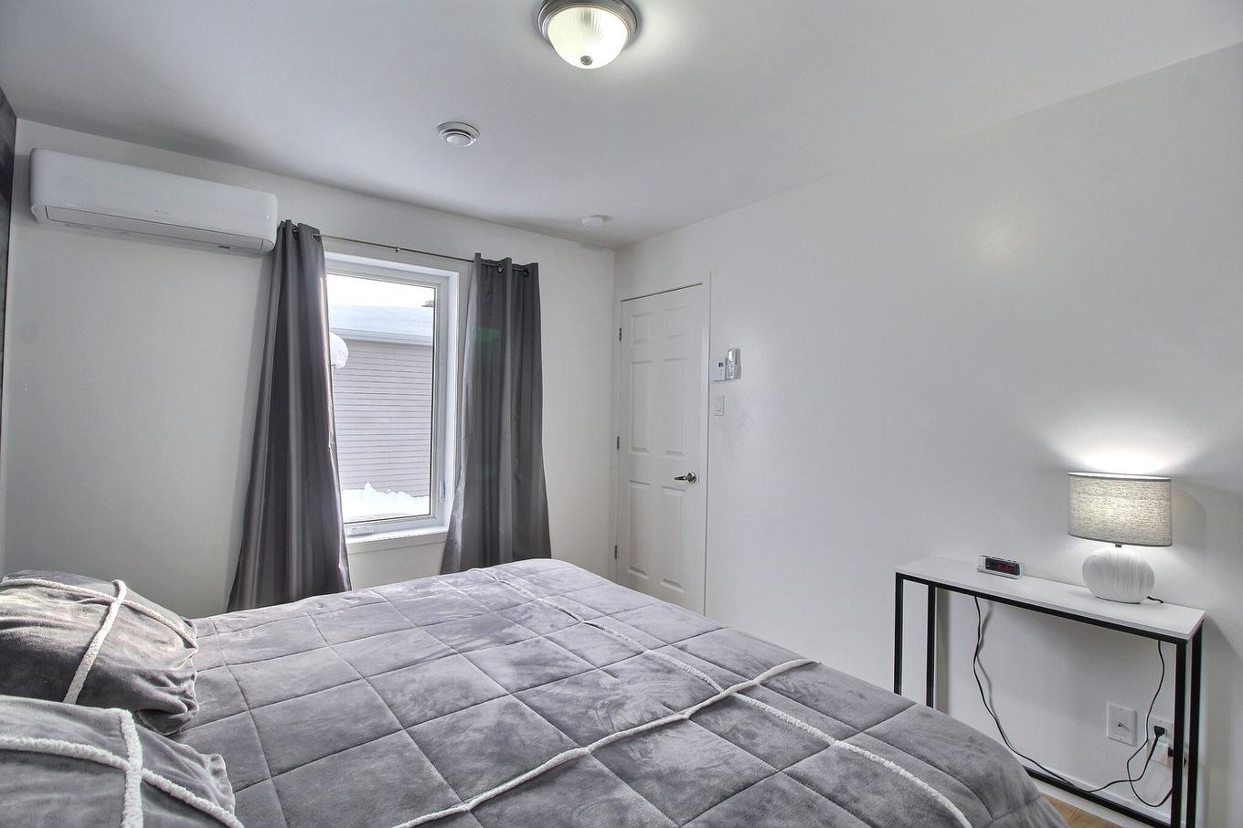Primary bedroom - 222 Rue Lauzanne, Val-D'Or, QC - Indoor Photo Showing Bedroom