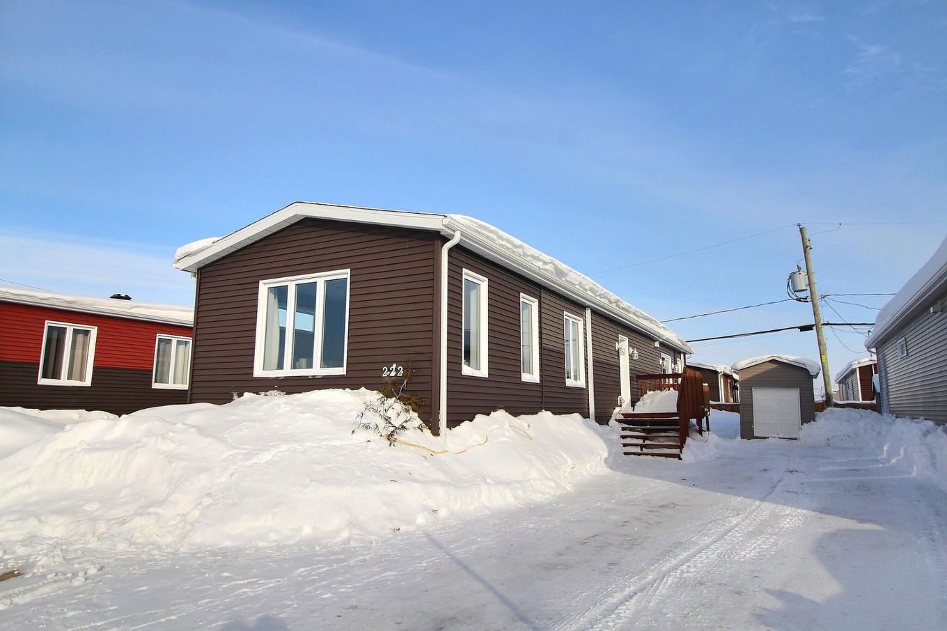 Frontage - 222 Rue Lauzanne, Val-D'Or, QC - Outdoor