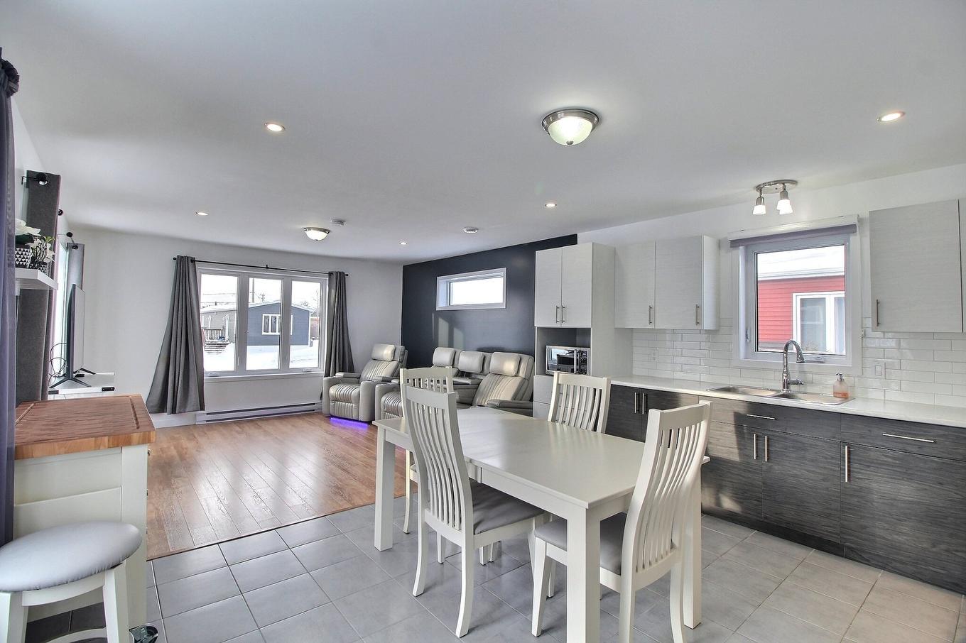 Overall view - 222 Rue Lauzanne, Val-D'Or, QC - Indoor