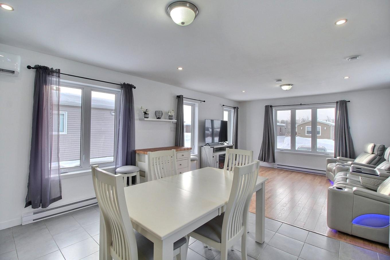 Overall view - 222 Rue Lauzanne, Val-D'Or, QC - Indoor