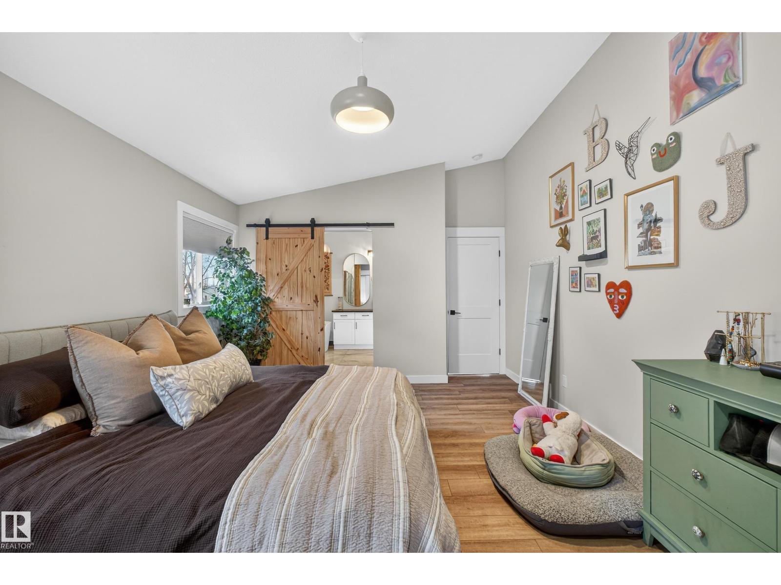 7 Lindsay Av, Spruce Grove, AB - Indoor Photo Showing Bedroom