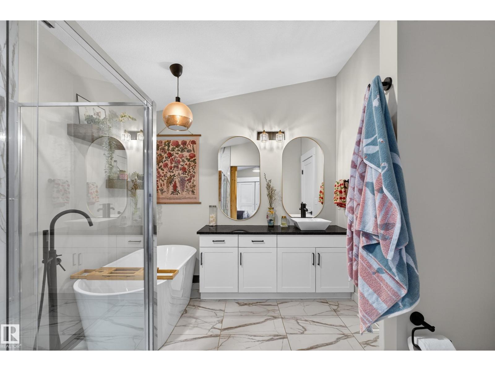 7 Lindsay Av, Spruce Grove, AB - Indoor Photo Showing Bathroom