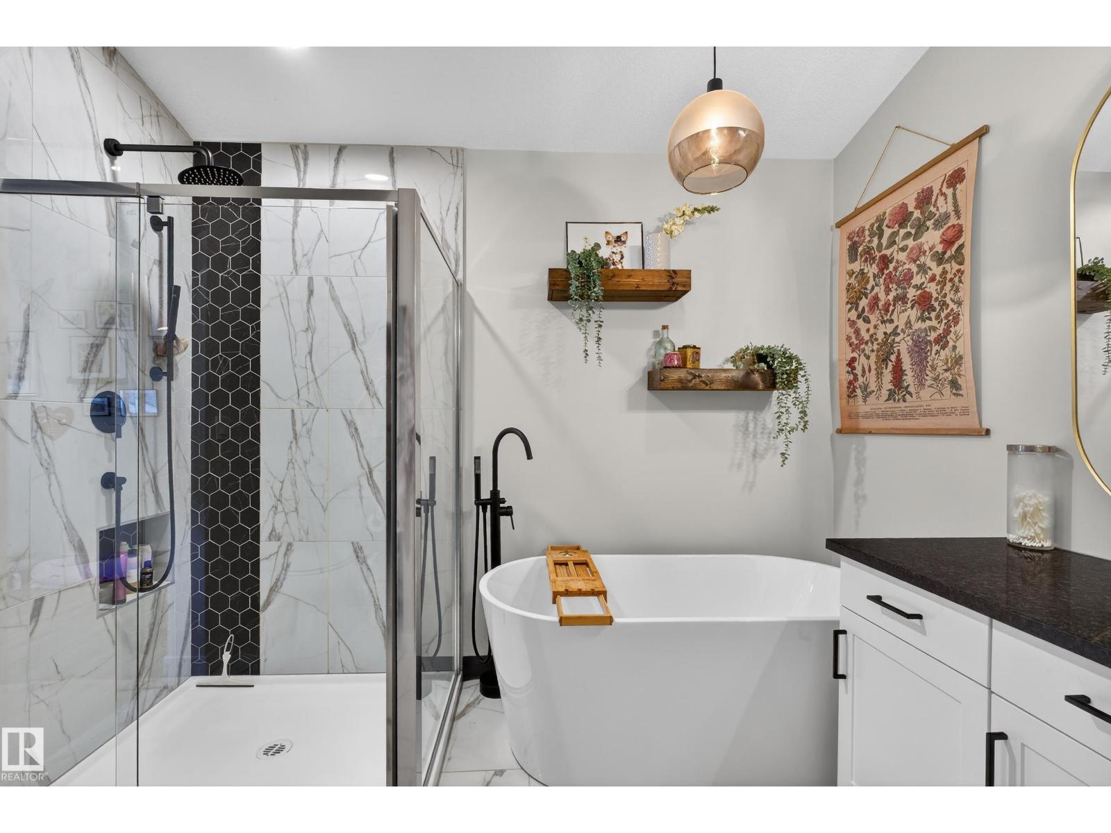 7 Lindsay Av, Spruce Grove, AB - Indoor Photo Showing Bathroom