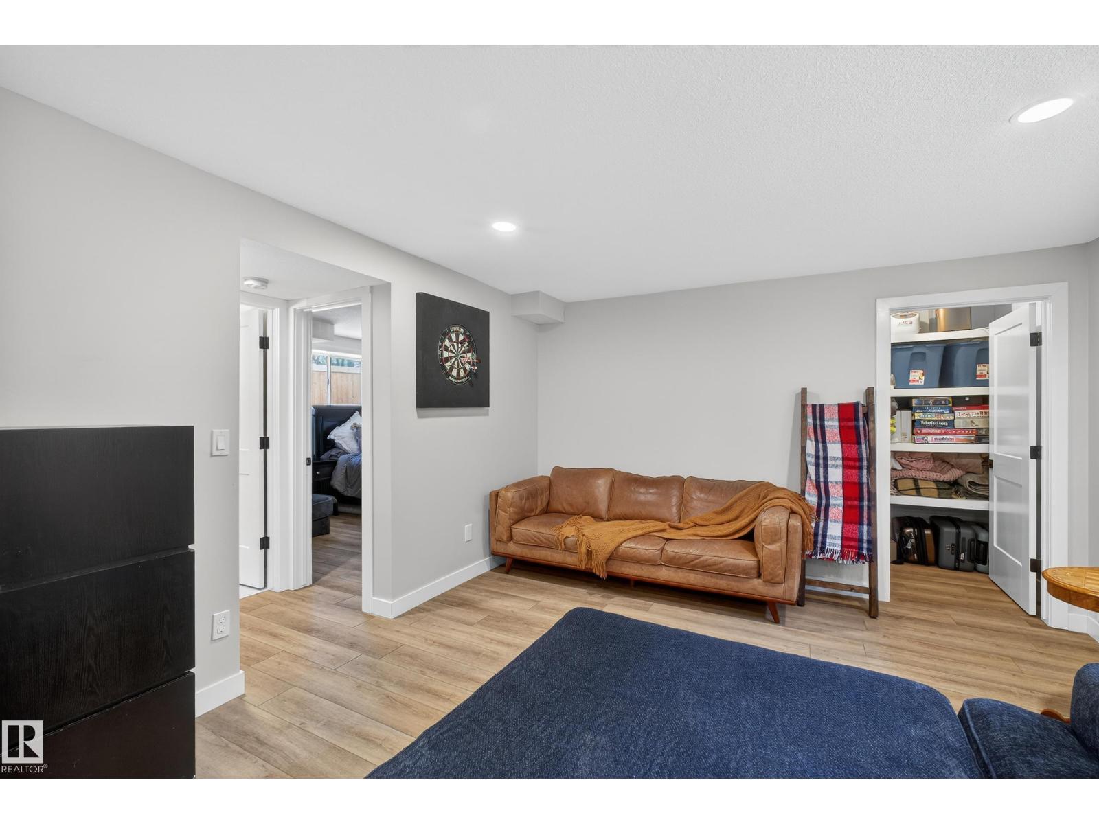 7 Lindsay Av, Spruce Grove, AB - Indoor