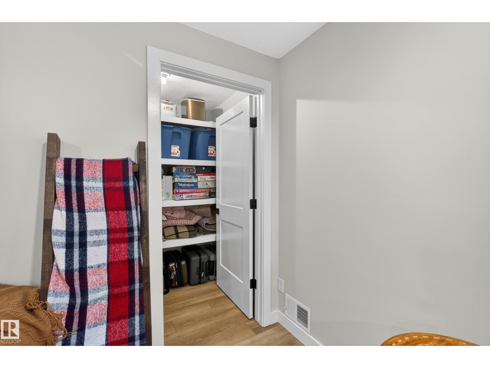 7 Lindsay Av, Spruce Grove, AB - Indoor