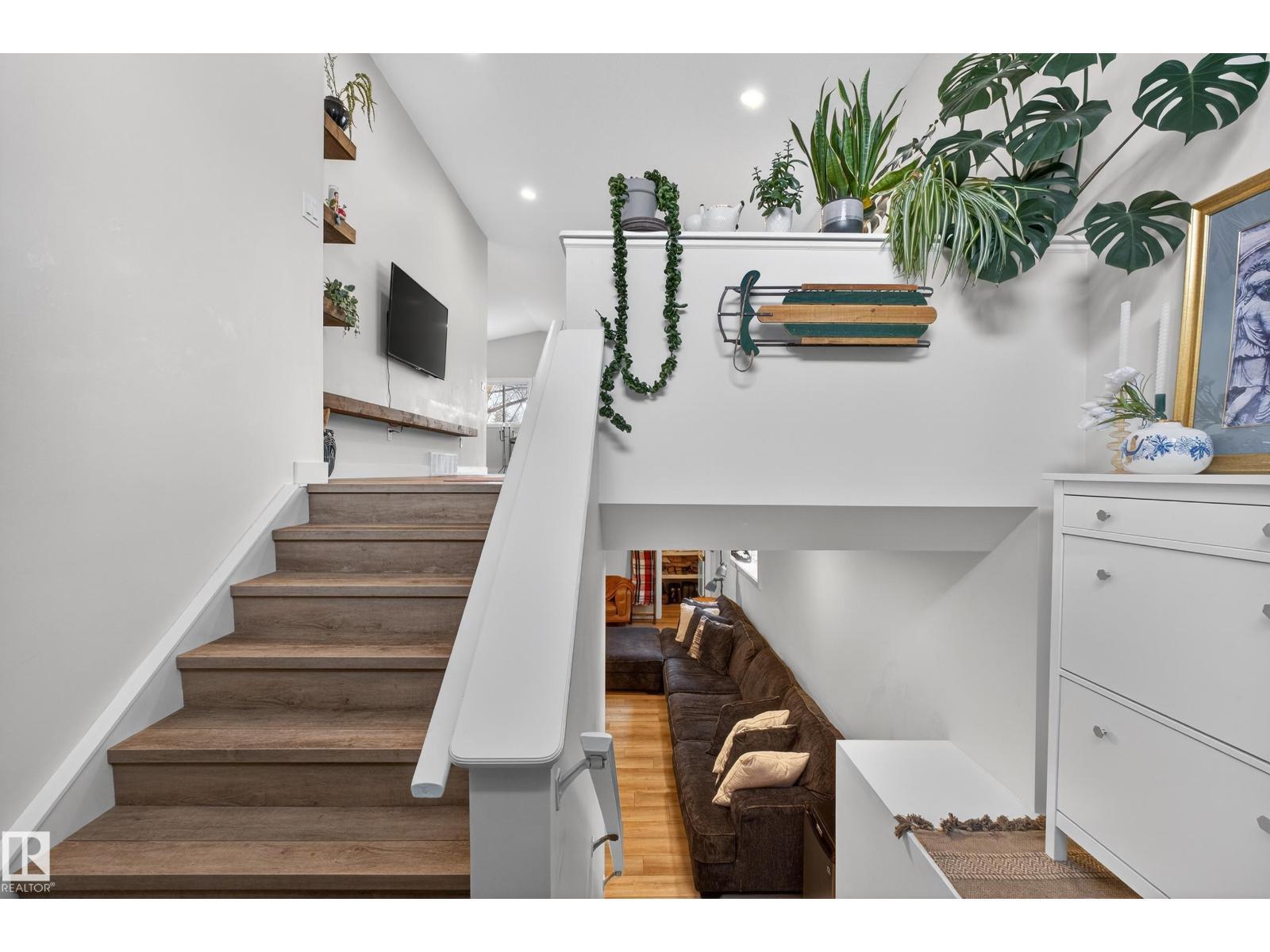 7 Lindsay Av, Spruce Grove, AB - Indoor Photo Showing Other Room