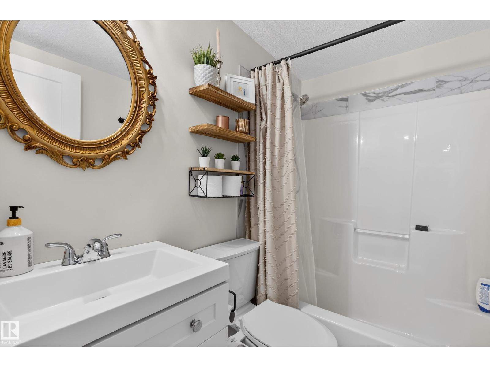 7 Lindsay Av, Spruce Grove, AB - Indoor Photo Showing Bathroom