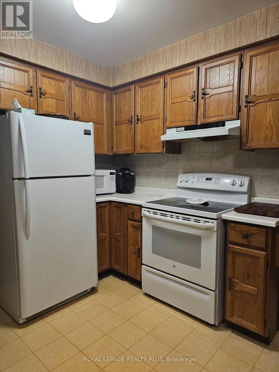 4170 Treetop Crescent, Mississauga, ON - Indoor Photo Showing Kitchen