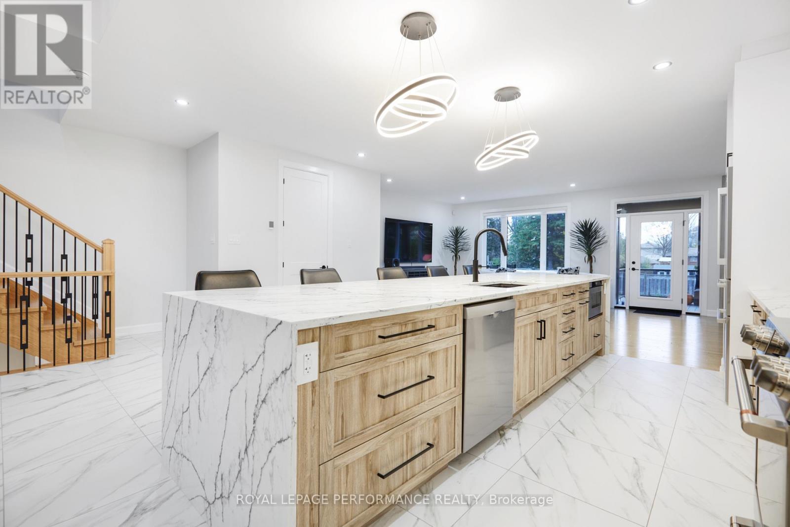 1709 Fisher Ave Avenue, Ottawa, ON - Indoor Photo Showing Kitchen