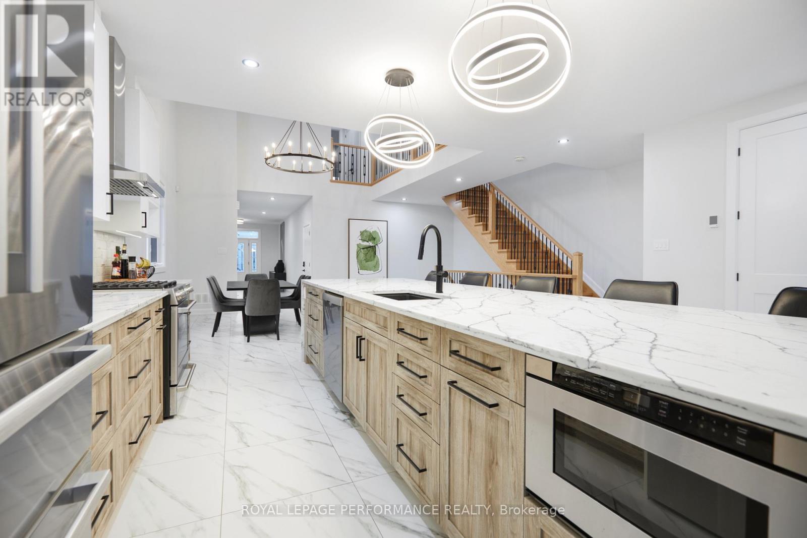 1709 Fisher Ave Avenue, Ottawa, ON - Indoor Photo Showing Kitchen With Upgraded Kitchen